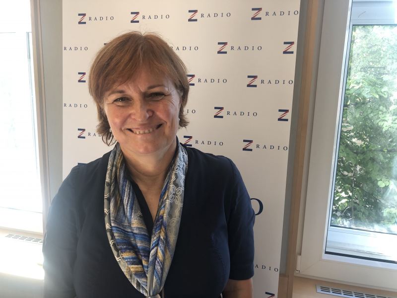 Obrázek epizody Naprostá většina nákazy koronavirem probíhá bezpříznakově, říká hlavní hygienička Jarmila Rážová. Většinu pozitivních se nám daří dotrasovat do 48 hodin.