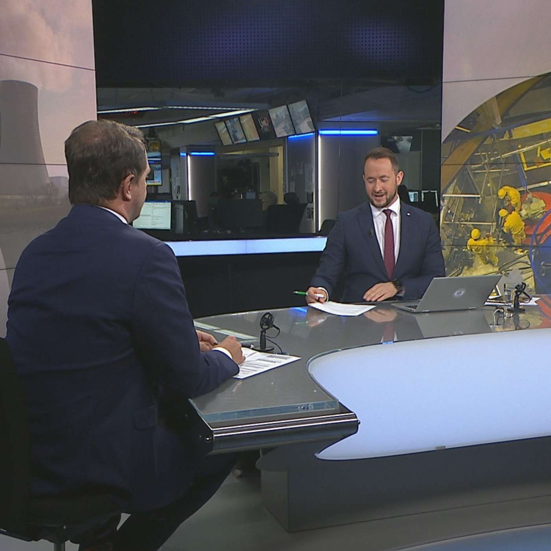 Obrázek epizody Co přinesl týden v politice: podpis dostavby Dukovan, návrhy na vyznamenání, jednání sněmovny (2. 5. 2025)