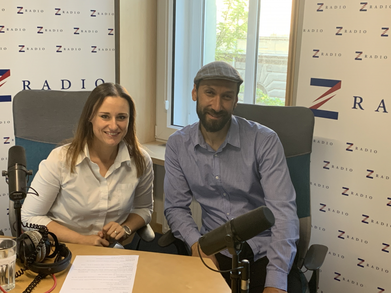 Obrázek epizody Vyvinout novou zmrzlinu trvá velmi dlouho, nejobtížnější jsou ty veganské, říká zmrzlinář Honza Hochsteiger