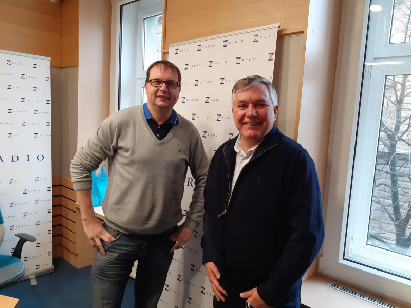 Obrázek epizody Miroslav Konvalina: V New Yorku nikdo neremcá a nestěžuje si, i když se město vůbec neotevřelo. Jsem hrdý, že jsme do Českého centra přivezli vánoční ozdoby z Železného Brodu