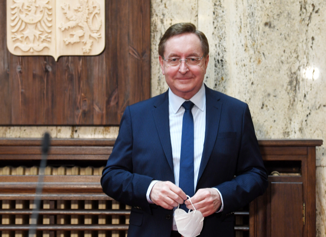 Obrázek epizody Petr Arenberger: Očkování vakcínou od společnosti AstraZeneca omezovat nebudeme, výhody převyšují rizika