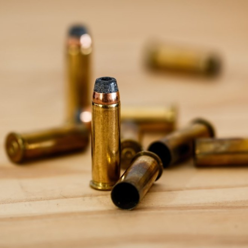 Obrázek epizody Blog 3 ... “Střelíme vaši nemovitost.” No nazdar, moje realitka střílí nemovitosti. Na koho tím míří? Kde se tohle spojení “střelit = prodat” vzalo? Expresivní slang, který do seriózního oboru nepatří