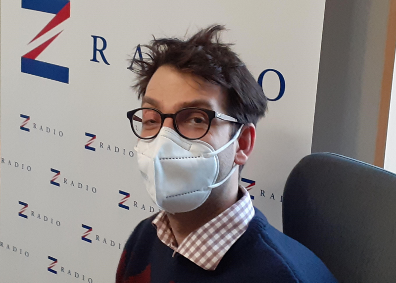 Obrázek epizody Já jsem v životě nebyl v tradičním cirkusu a beru to jako mezeru ve vzdělání. Nový cirkus se liší důrazem na nějaký divadelní přesah a příběh, říká žonglér Adam Jarchovský.