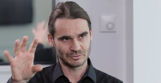 Obrázek epizody Na záchytku se dostávají i dvanáctileté děti, říká adiktolog Michal Miovský