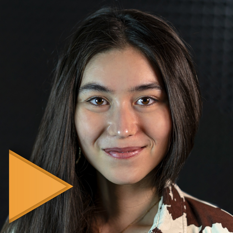 Obrázek epizody Naomi Adachi: Yakuza je v Japonsku tabu. Rande probíhají jako pracovní pohovory