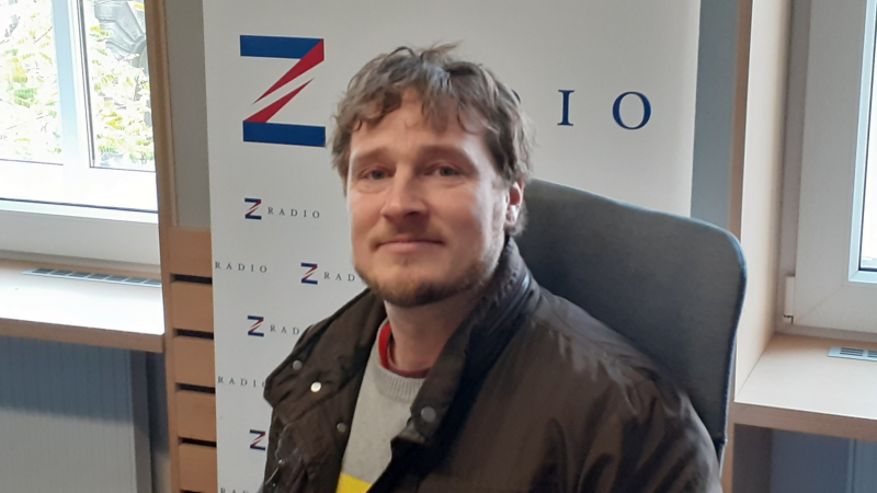 Obrázek epizody Jan Homola chystá výstavu pro Galerii Toyen, přesto říká: Malování je jen hobby, jsem malíř v uvozovkách