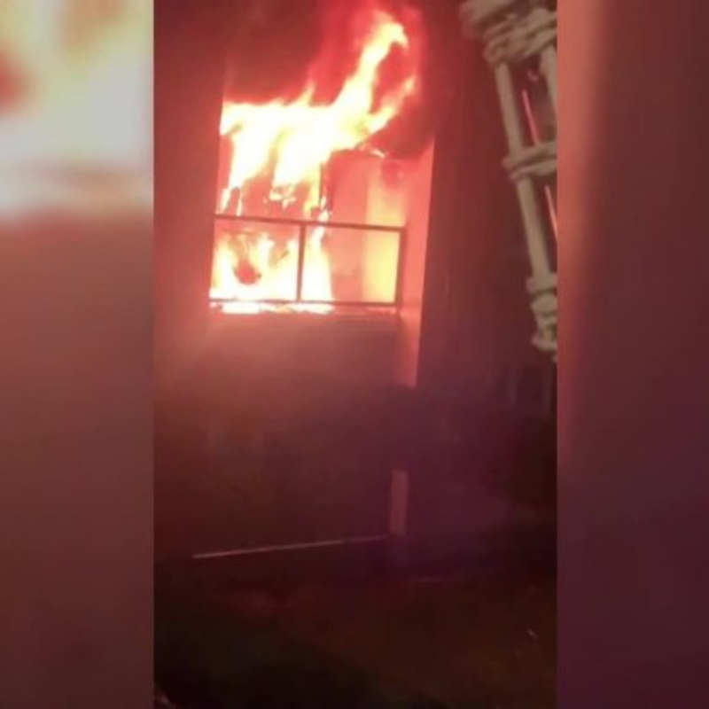 Obrázek epizody Požár paneláku v Plzni (zdroj: CNN Prima NEWS)