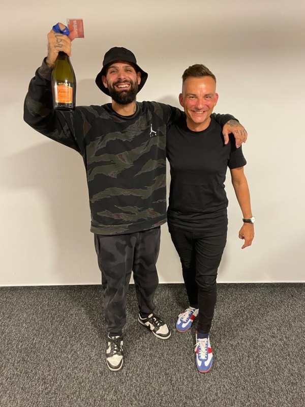 Obrázek epizody SPIN TALK - REFEW SLAVÍ 30, VYDÁVÁ NOVOU DESKU A PROCHÁZÍ ZNALOSTNÍM TESTEM  U ROMANA BLINKY