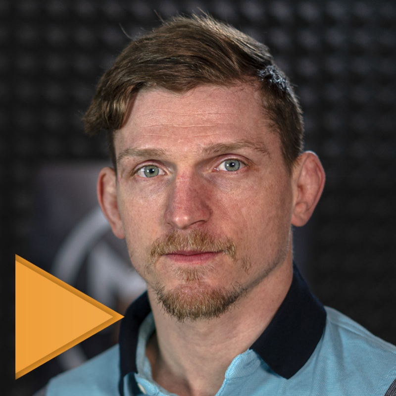 Obrázek epizody David Dvořák: Pohřbil jsem tolik lidí, že smrt beru úplně jinak. Oktagon se nedá s UFC srovnávat