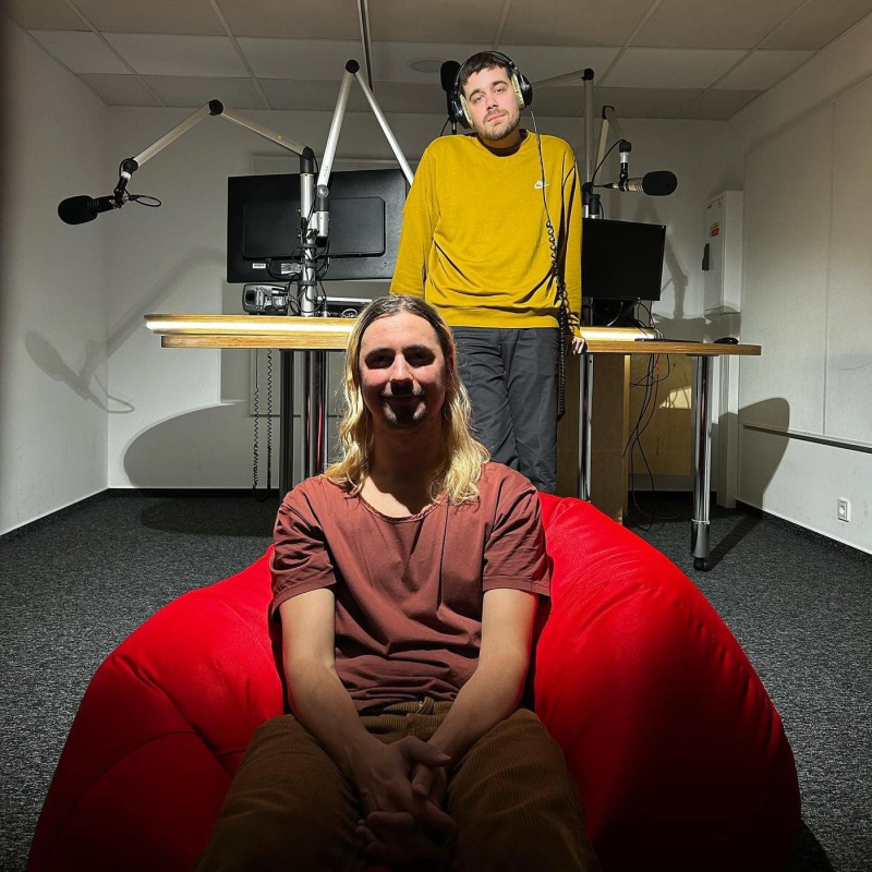 Obrázek epizody Reflektor #236: U Roháče posedí Meowlau x Val a Jimmy Pé