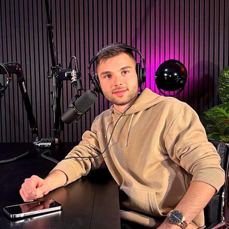 Obrázek epizody Adam Kajumi - TikToker 1,1 milionu, Influencer IG 253k o své cestě, radostech i problémech