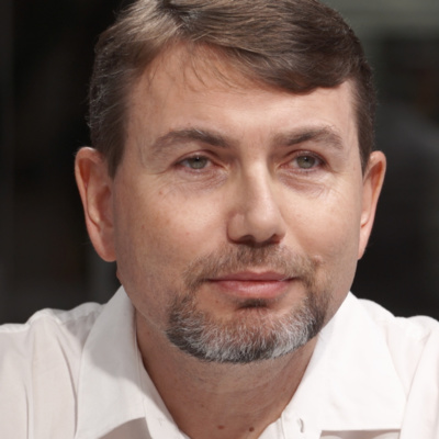 Obrázek epizody Napětí eskaluje, dav má velkou sílu. Zvykli jsme si na to, že denně umírají víc jak dva autobusy lidí, říká psycholog