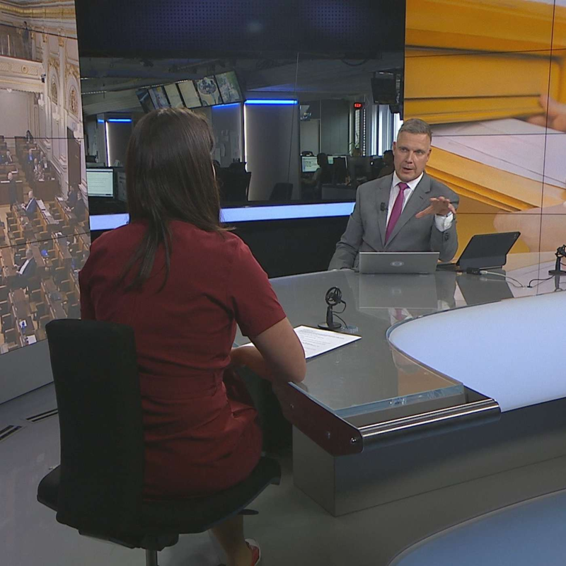 Obrázek epizody Co přinesl týden v politice: příprava na korespondenční hlasování v zahraničí, plánované schůze Poslanecké sněmovny (23. 5. 2025)