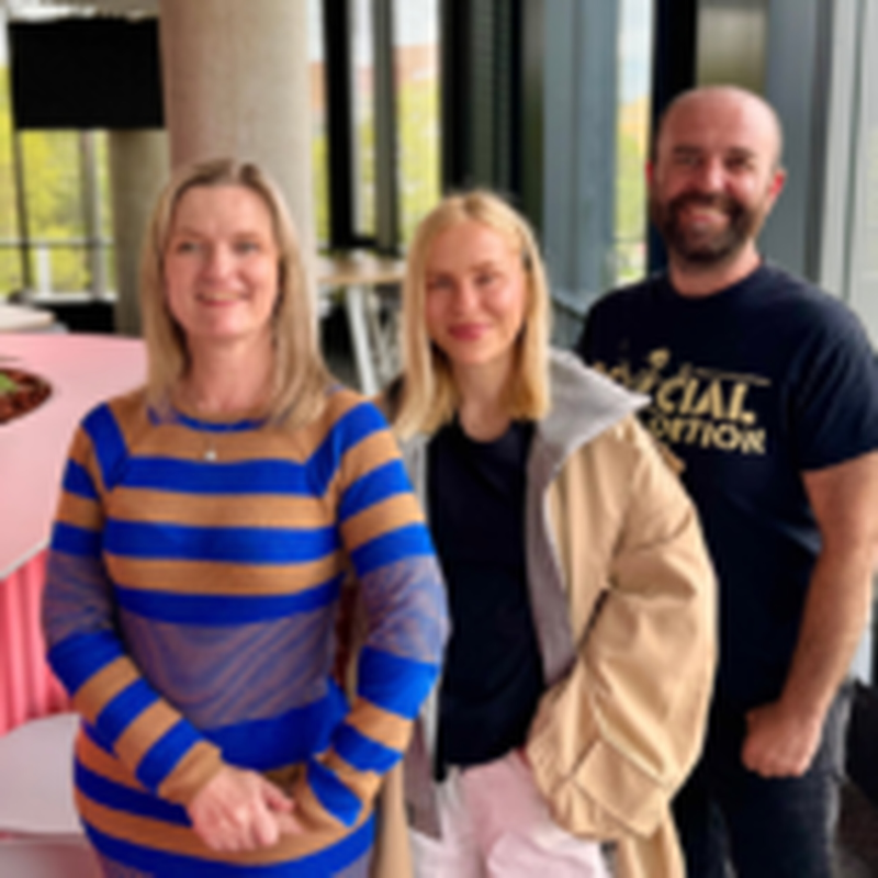 Obrázek epizody Mariana Prachařová: Trendy v módě sleduji, ale moc se jimi neřídím. Nosím, co se líbí mně