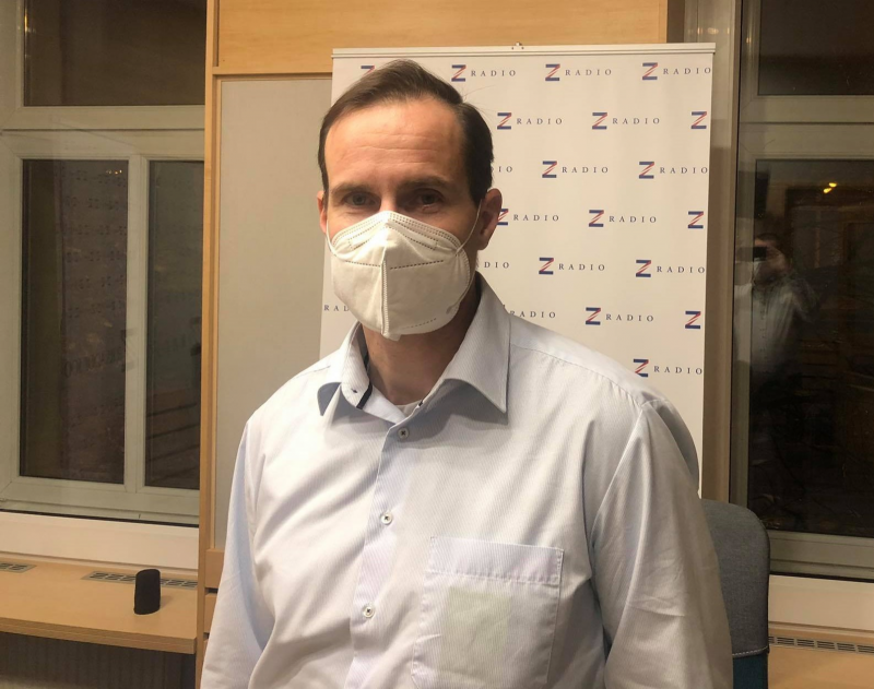 Ředitel NÚKIB Karel Řehka: Kvantové počítače umožní v budoucnu počítat některé operace řádově rychleji a bude to mít dopad i na šifrování. Budou se pak muset hledat nové cesty třeba i pro internetové bankovnictví