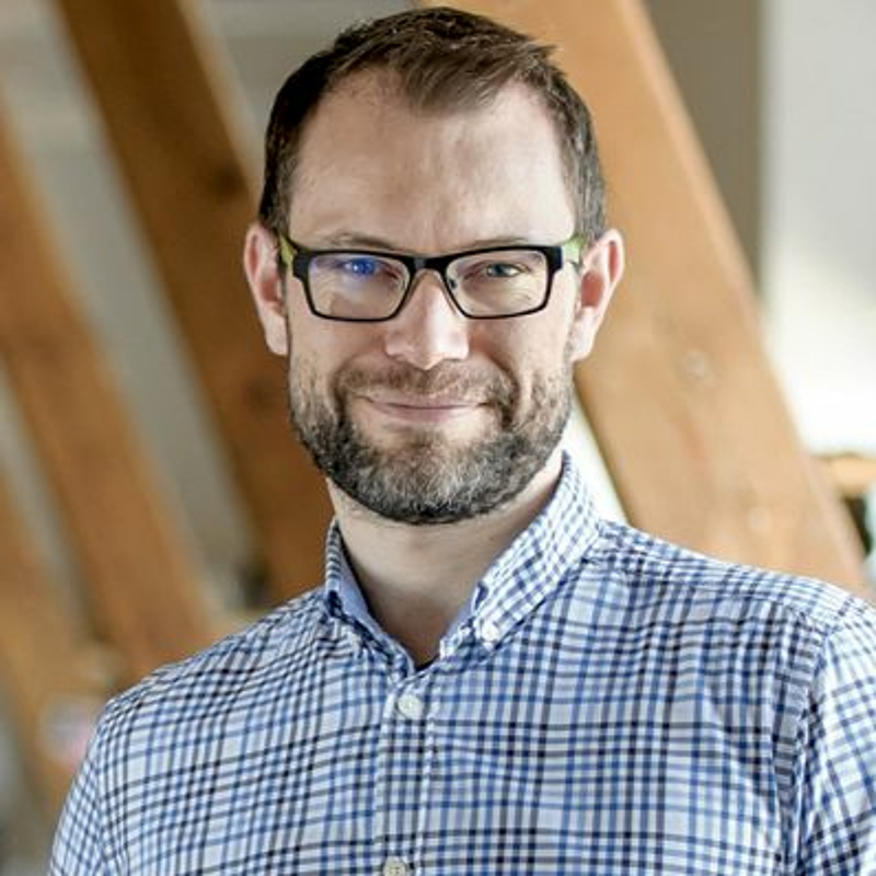 Obrázek epizody WebTop100 Specials - Jiří Simonides, Fragile - Najdi Svůj Typ LISTERINE