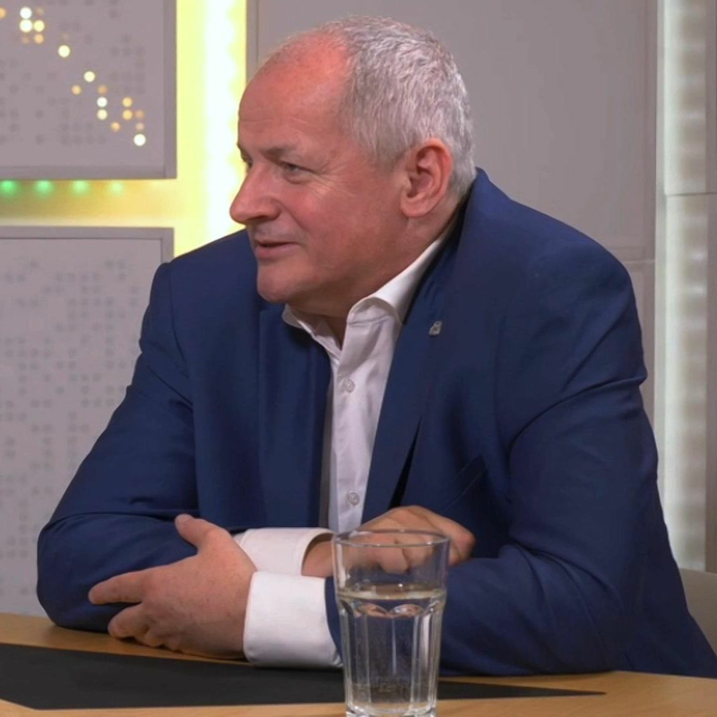 Obrázek epizody CÍLOVÁ VLAJKA: Roman Prymula je petrolhead