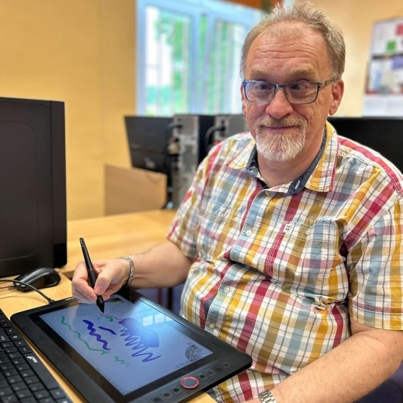 Obrázek epizody Milan Šatra – Tvoříme na tabletu, tiskneme do dlaně. Digitální výtvarka nás baví.