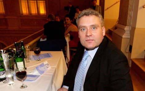 Obrázek epizody Veterinář Roman Hanke: Čip se s růstem psa nezvětšuje, zůstává stejný