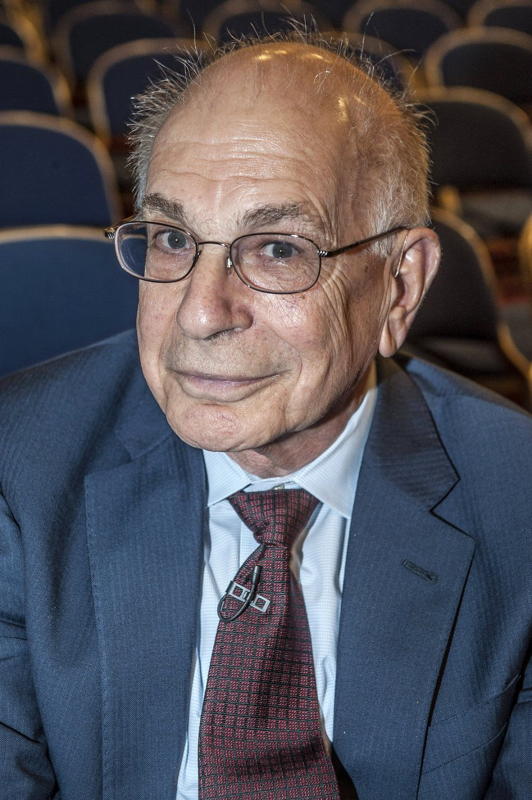 Obrázek epizody Daniel Kahneman ukazoval, že se často rozhodujeme proti vlastnímu zájmu