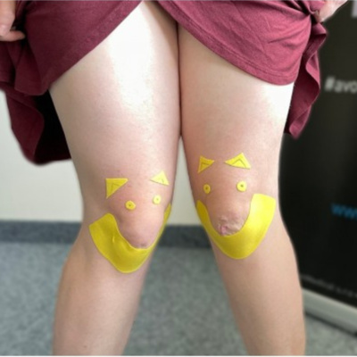 Obrázek epizody Tejpování kolene aneb dřepování je cesta do hrobu