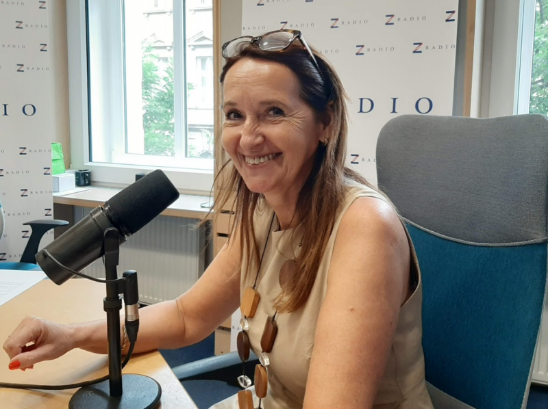 Obrázek epizody Zuzana Vojtová: Střední Čechy jsou vyhledávané turisty, přijíždějí především Češi, mírně začínají jezdit z Německa a z Nizozemí. Platí slogan dovolená v Česku