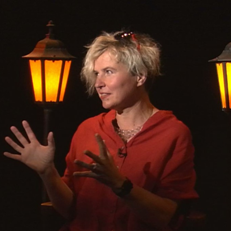 Obrázek epizody .pod lampou s Luciou Piussi: Život mám stále radšej, zo Slovenska neodídem