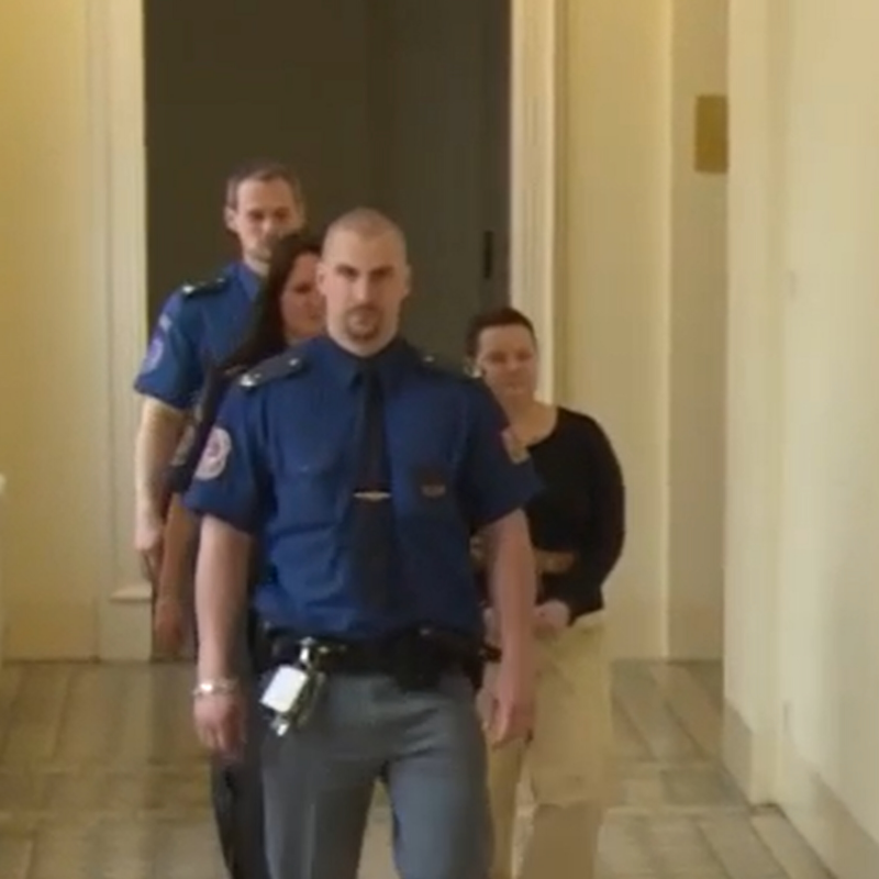 Obrázek epizody Vnitro zaplatí za chyby policistů. Příbuzní ubodané ženy dostanou milionové odškodné