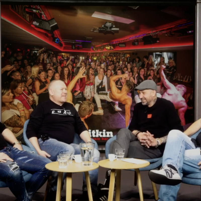 Obrázek epizody Pitkin: Noční život v Brně, barmanské praktiky a triky, historie diskoték v 90', osobní vzpomínky a zkušenosti