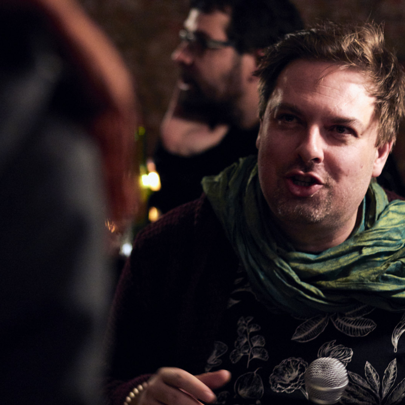 Obrázek epizody Adam Borzič,  Západo-východní zrcadla