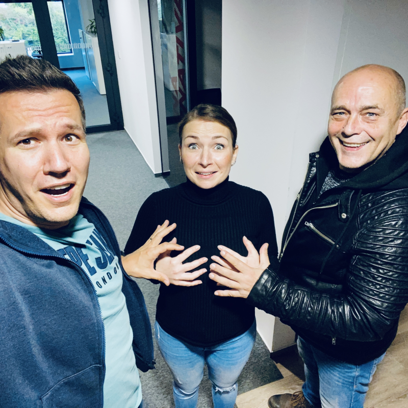 Obrázek epizody RANNÍ KISS - Den bez podprsenek