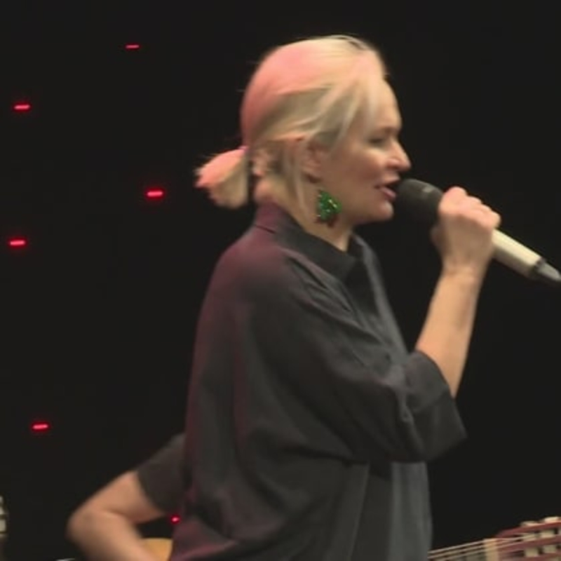 Obrázek epizody MONIKA ABSOLONOVÁ ZKRÁTILA VLASY