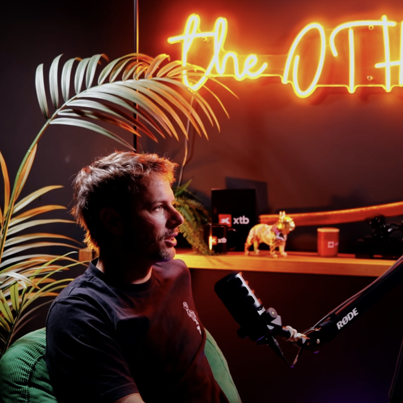 Obrázek epizody 43: Nürburgring, Dakar a autařské sny - MATĚJ DVOŘÁK | Ukažkáru EP 43