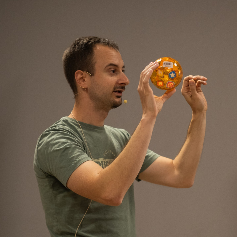 Obrázek epizody Josef Lhotský: Bakteriální horoskop aneb Najdi svého mikrohrdinu | 9. 9. 2023