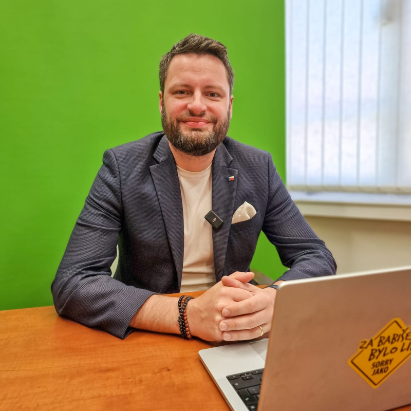 Obrázek epizody Proč Válek tajil korupci? Prasklo na ODS: chtějí ještě stihnout zvýšit daně! | Čau Praho #130