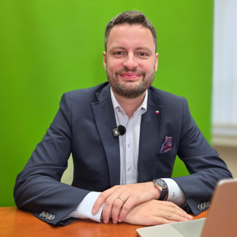 Obrázek epizody Bitcoin: Padlo trestní oznámení! To bude bolet. Piráti prošustrovali 1 miliardu Kč. | Čau Praho #177