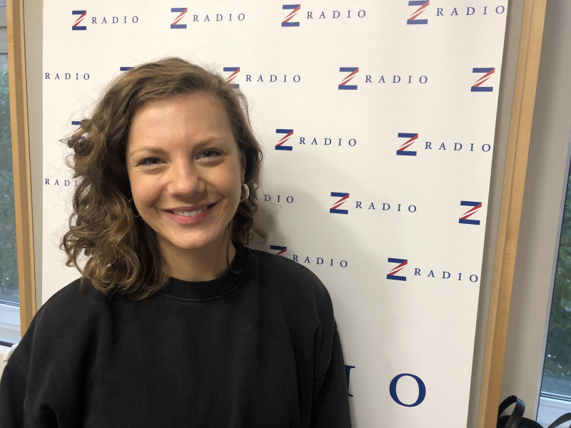 Obrázek epizody Zpěvačka Lenny: umělec tvoří, když je inspirovaný, ať už hladový nebo sytý, reagovala Lenka "Lenny" Filipová na slova prezidenta Miloše Zemana o hladových umělcích.