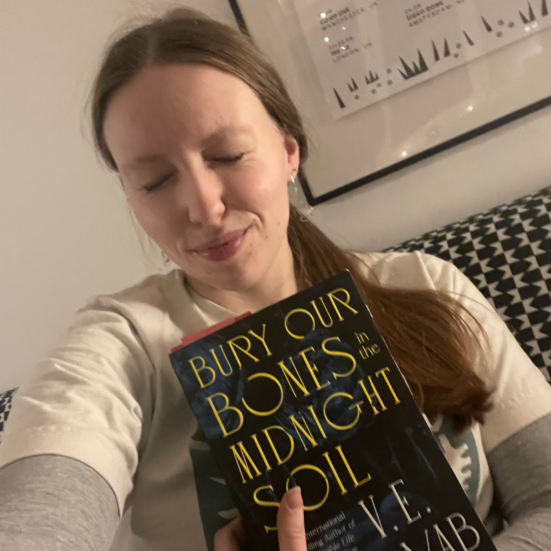 Obrázek epizody Čti s námi Pohřběte kosti mé v půlnoční půdě