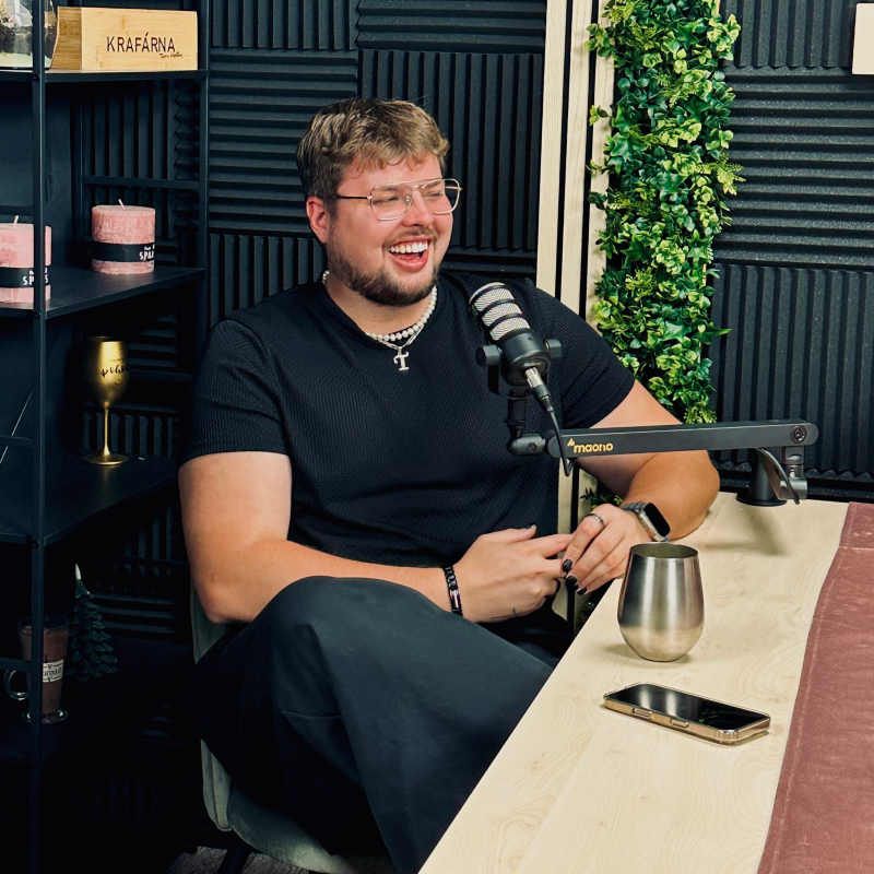 Obrázek epizody 13. Tom Holly (speciál) - Hudba, rozchod a proč ve 30. změnil životní styl? 🤔 (speciál)