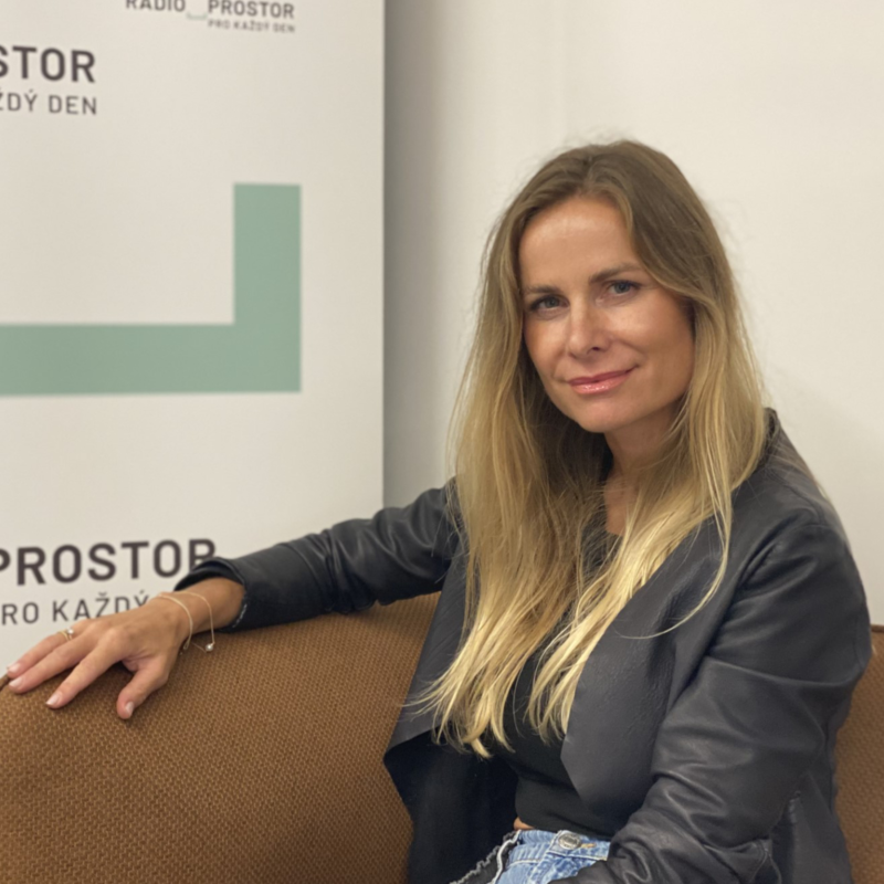 Obrázek epizody Zuzana Steigerwaldová: Nezapomínejme na opravdový svět a živou komunikaci. Sledujme jen ty, co nás mohou svými příspěvky inspirovat