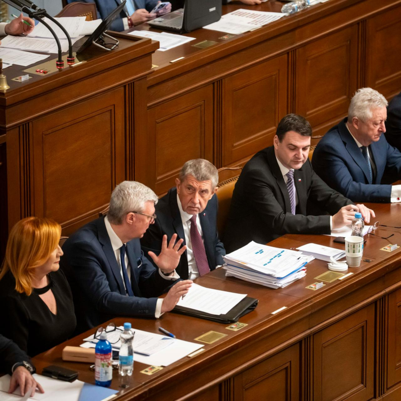 Obrázek epizody ČT a ČRo mají být financovány z rozpočtu, ve kterém na to nejsou peníze. Koalice jen balamutí voliče