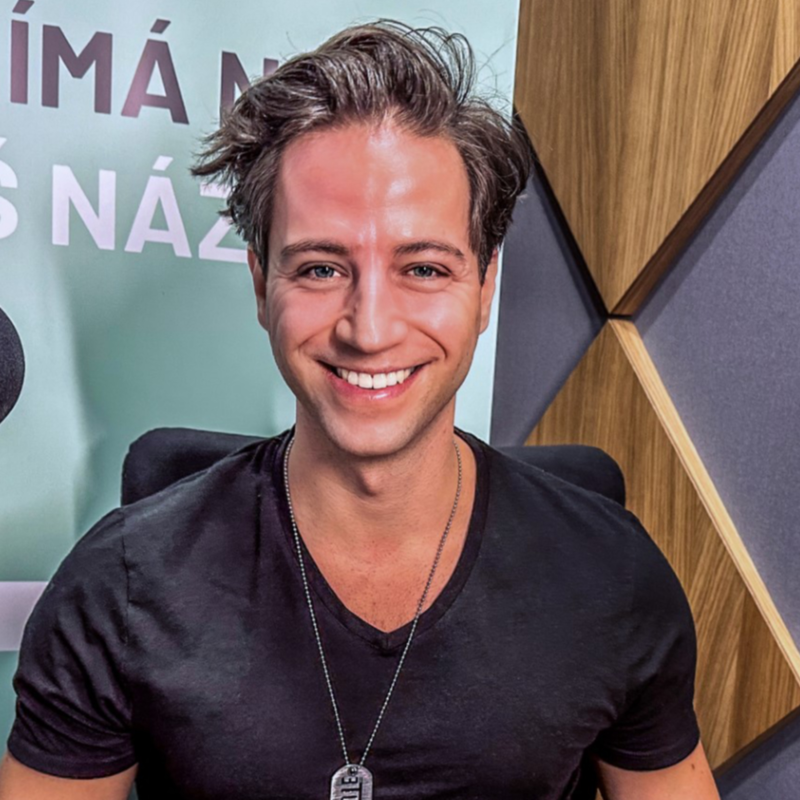 Obrázek epizody Milan Peroutka: Hudba je moje terapie, moje útočiště a domov. Skrze ní vyjadřuju, co cítím a prožívám