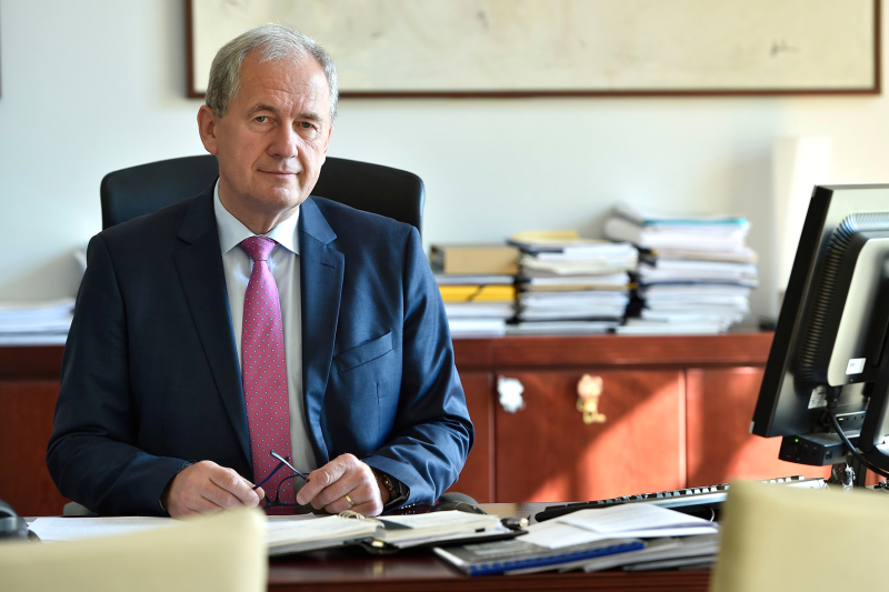 Obrázek epizody Vítězný Erdogan a výběr ústavních soudců v Senátu