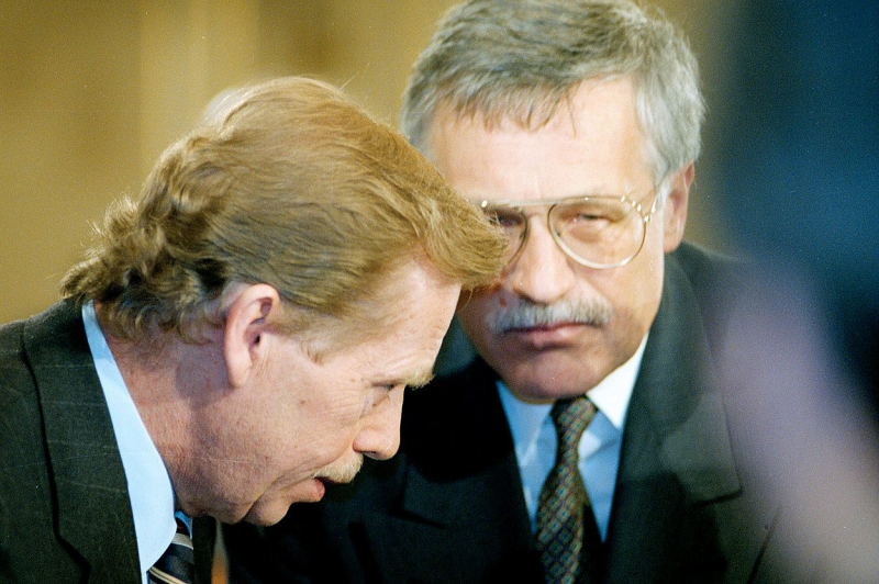 Obrázek epizody Divoké devadesátky. Co všechno bylo tehdy možné a co z nich dodnes přežívá?