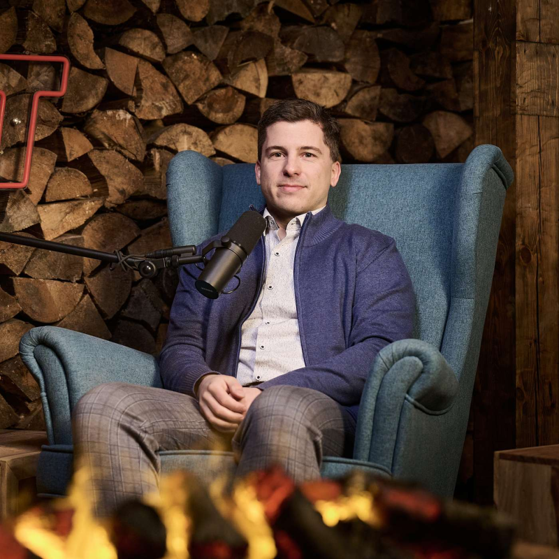Obrázek epizody Cesta s EY #57 – Václav Kabela: Implementace AI asistenta Microsoft Copilot do EY byla naprosto unikátní a obrovská zkušenost. Kolegům tím ušetříme zhruba 12 hodin práce týdně
