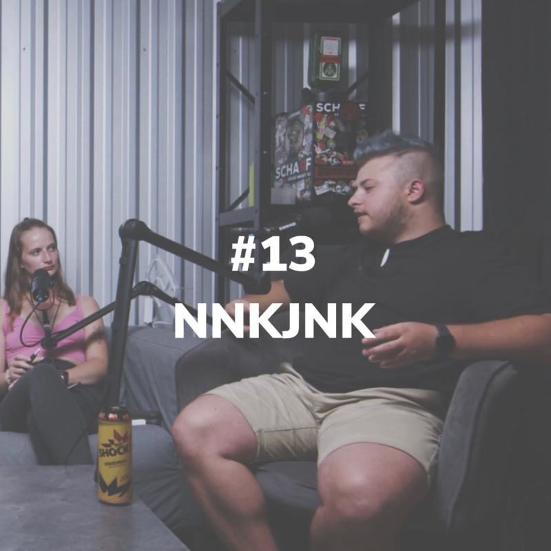 Obrázek epizody V sedmnácti jsem si změnil jméno, v osmnácti odoperoval prsa | NNKJNK #13 w/ Samuel