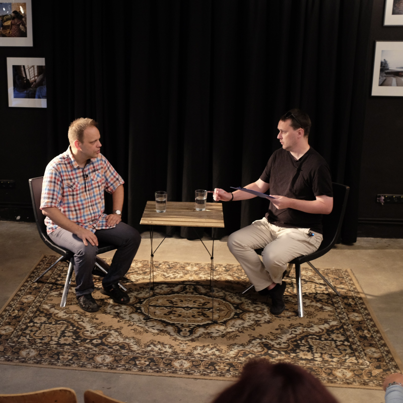 Obrázek epizody S evangelickým farářem Jiřím Burešem o křesťanství a LGBTQ