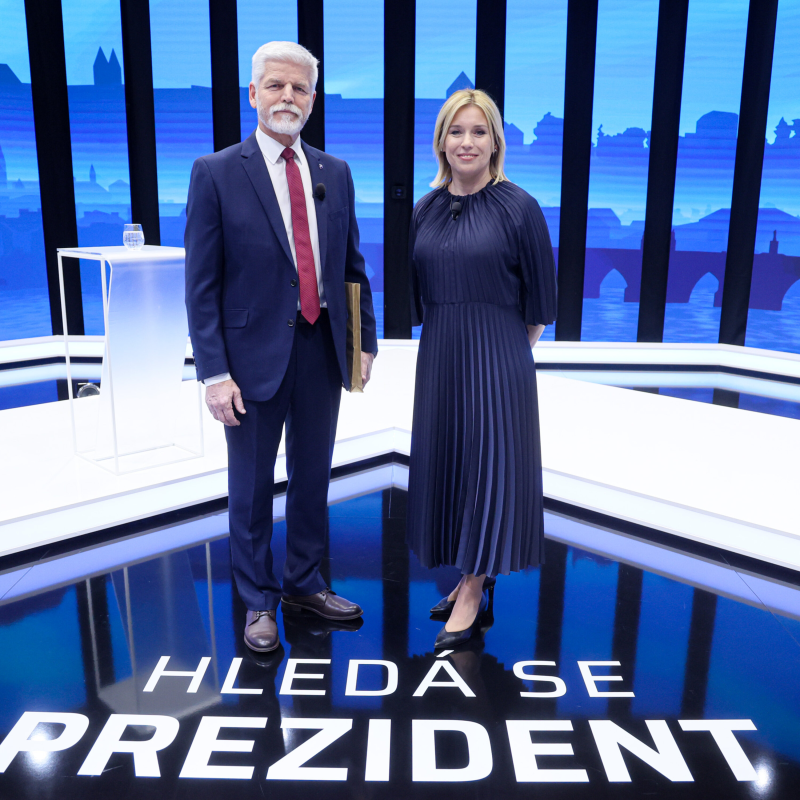 Obrázek epizody Superdebata Hledá se prezident: Dary i vyříkávání slovních přestřelek. S čím jdou do voleb Pavel s Nerudovou?