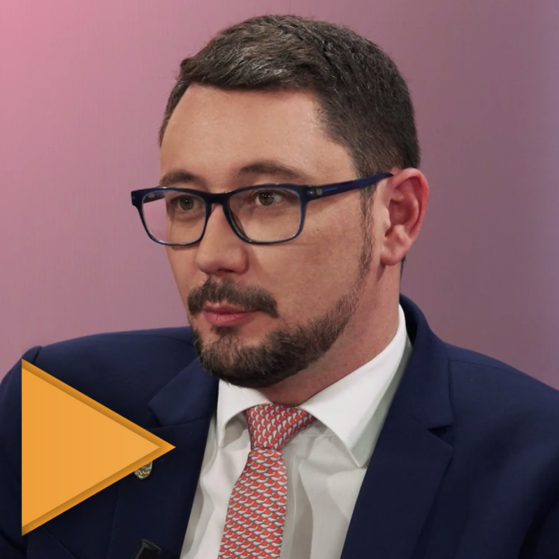 Obrázek epizody Jiří Ovčáček: Na Instagramu je to Ovčáček v soft verzi a na Twitteru Ovčáček v hard verzi.