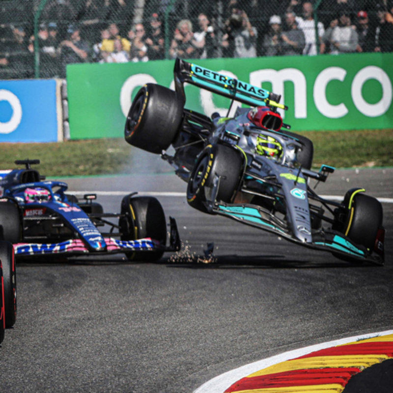 Obrázek epizody Šach mat robota Verstappena. Konflikt Alonsa s Hamiltonom | EisKing DEBRIEFING 14/22